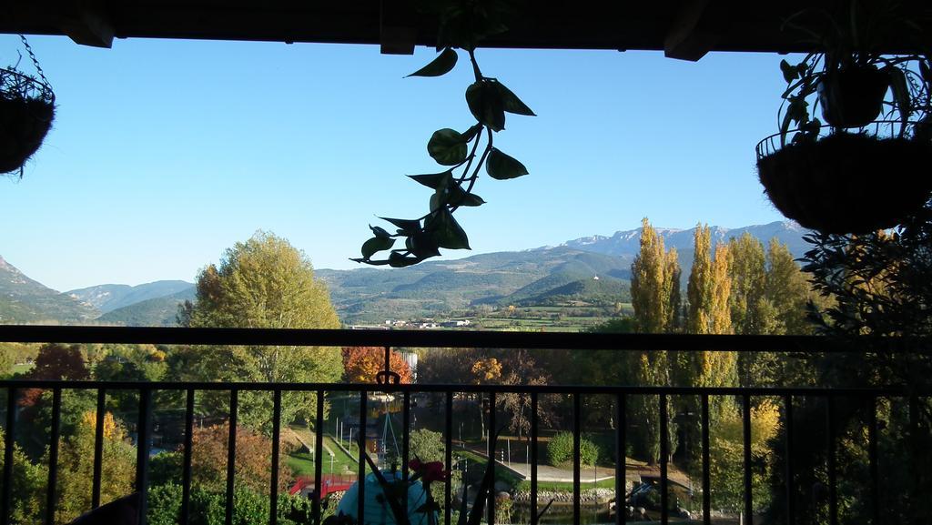 Casa Catharina Bed and Breakfast La Seu d'Urgell Exteriör bild